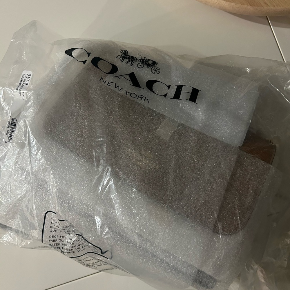 NWT coach crossbody bag - Picture 2 of 3